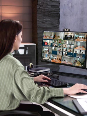 Cornell EMBA student in a virtual class.
