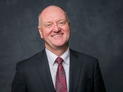 portrait of Andrew Karolyi