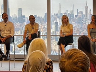 Chris Donohoe ’09 moderates a discussion between Siwat Siengsanaoh MBA ’15, Marissa Saporta ’99 and Lauren Berson ’04.