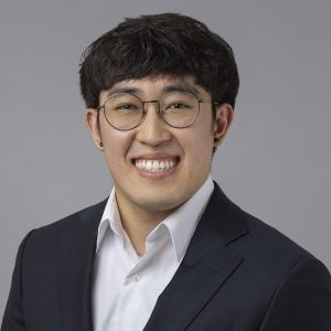 Derek Ju Headshot.