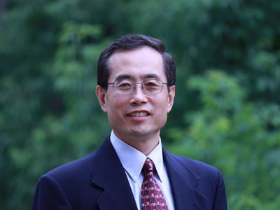 upper body photo of Jinhua Zhao