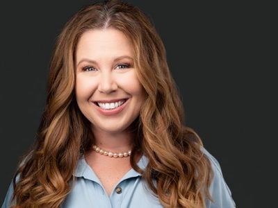headshot of Jennifer Ross.