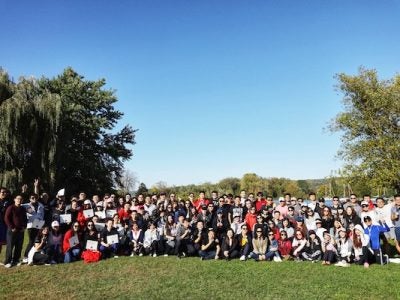 Large group photo of Tsinghua students