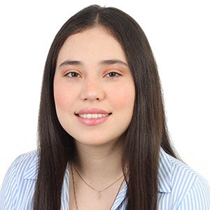 headshot of Rafaela Baldeón.