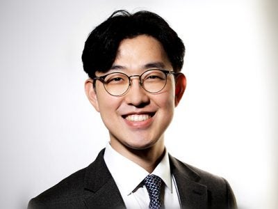 headshot of Sungyong Chang.