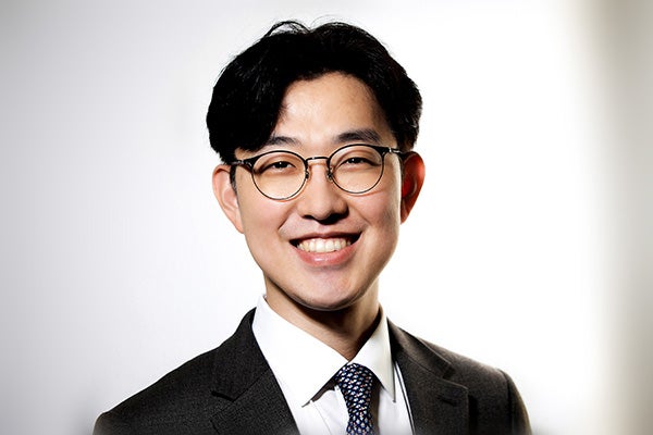 Headshot of Sungyong Chang.