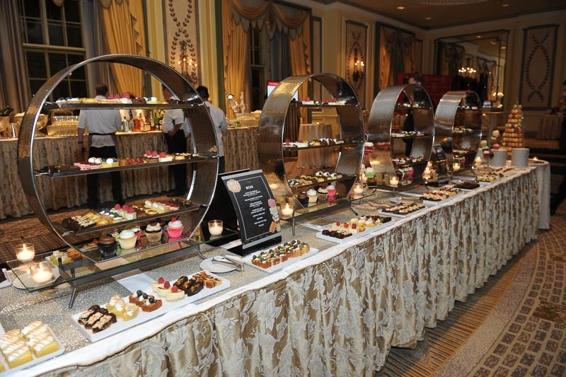Photo of the dessert buffet