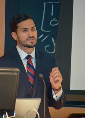 Matheus Costa, MBA &rsquo;18, introduces Allan Filipowicz