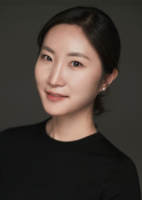 Elina Hur headshot