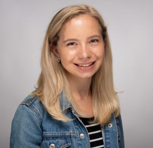 Headshot of Hannah Loy.