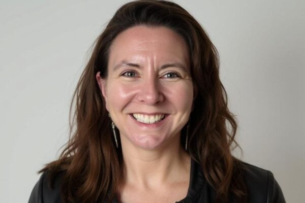 Headshot of Jennifer Denno Ciss&eacute;.