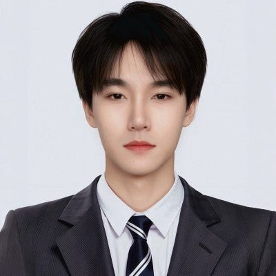 Headshot of Kenny Ouyang.