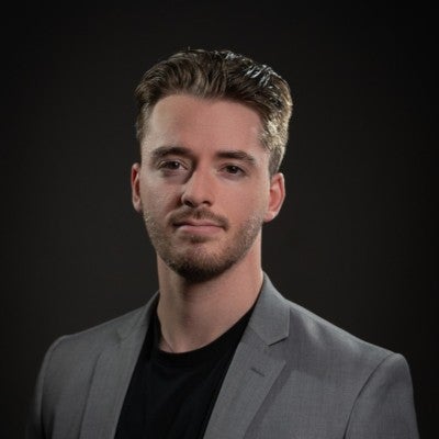 Headshot of Dakota Roberts.