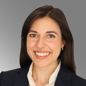 Headshot of Gillian Grossen.
