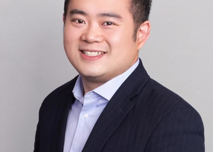 Headshot Adrian Su, MBA '17.