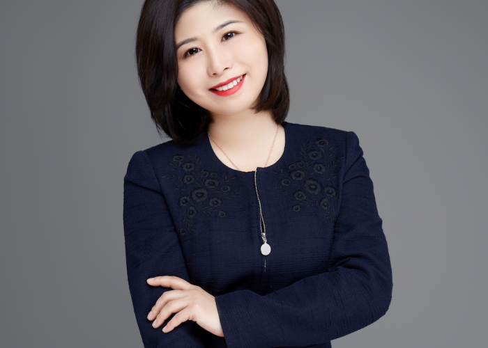 Headshot of Helena Hou, MBA '18.