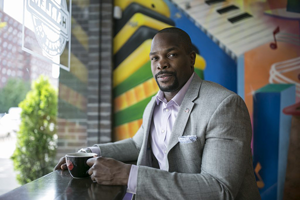 Photo of Mark Thompson ’08
