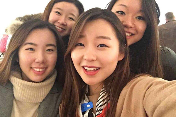 Photo of Nicole Kim and her friends on a trip to Philadelphia