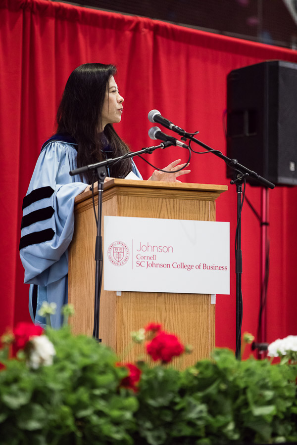 Photo of Ya-Ru Chen at the podium