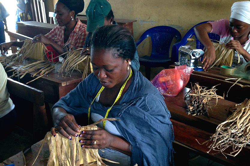 Bayeku Women weaving baskets