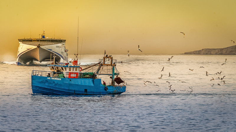 Fishing boat 