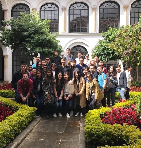 Students on Colombia MBA Trek