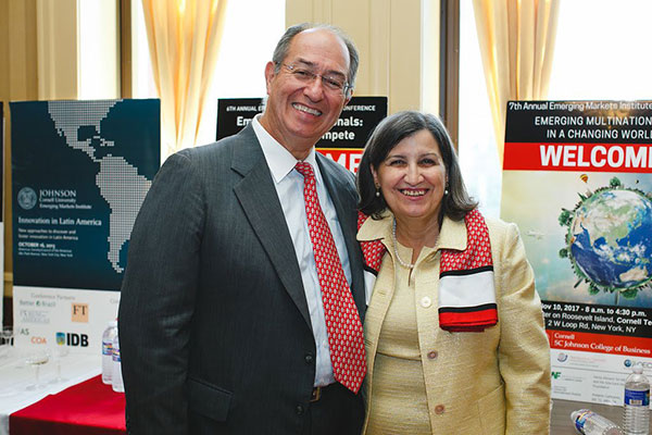 photo of Roberto Canizares and Lourdes Casanova