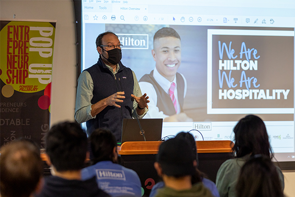 Hilton executive speaks to students at hackathon