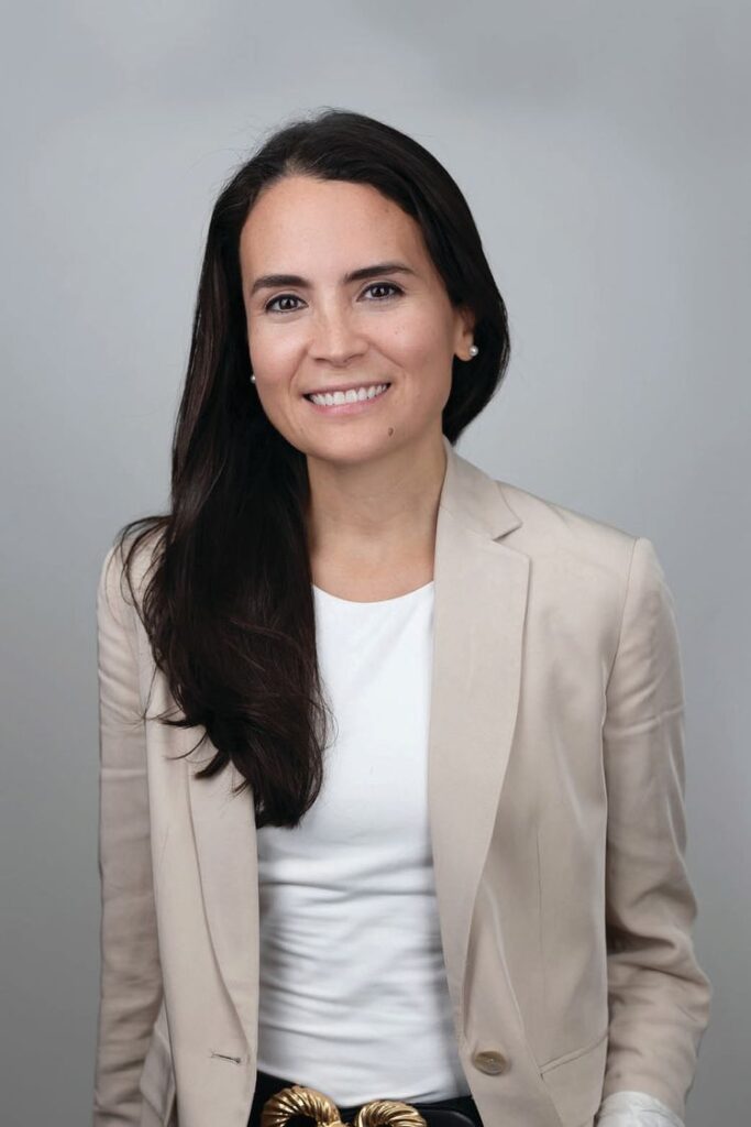 Gilda Perez-Alvarado '02 headshot.