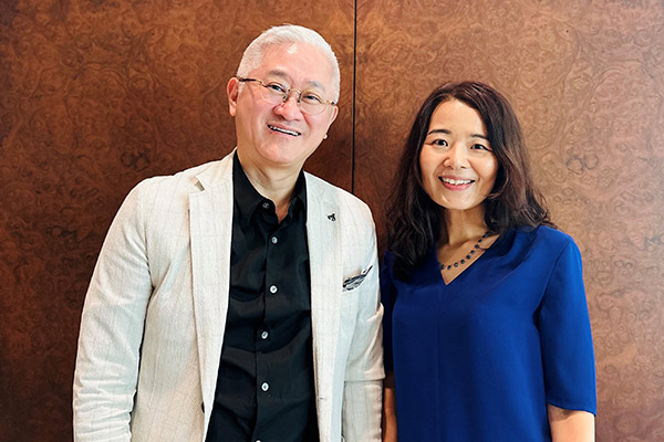 Kyungbae Suh, MBA '87, Endows Professorship of Global Marketing