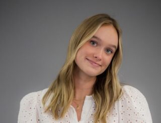 Headshot of Zoe Rich.