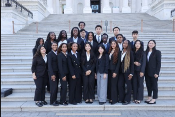 Image of a group of students that attended the DAIRE trek to Washington, DC.