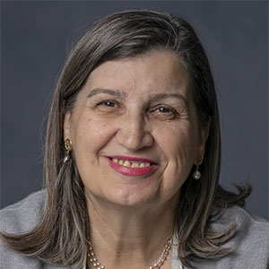 headshot of Lourdes Casanova.