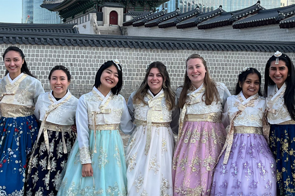 Image of students dressed in traditional hanbok