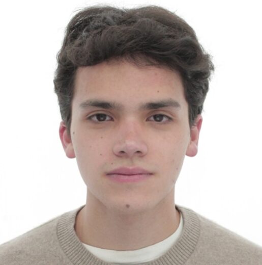Juan Esteban headshot