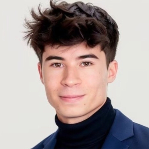 Alexander Warmus headshot