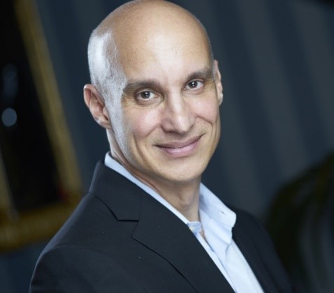 Rob Hellmann headshot
