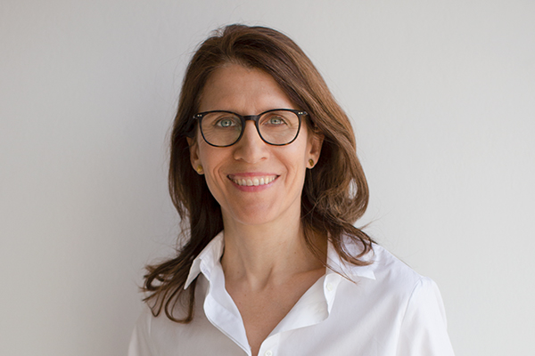 Headshot of Stefanie Kubanek.