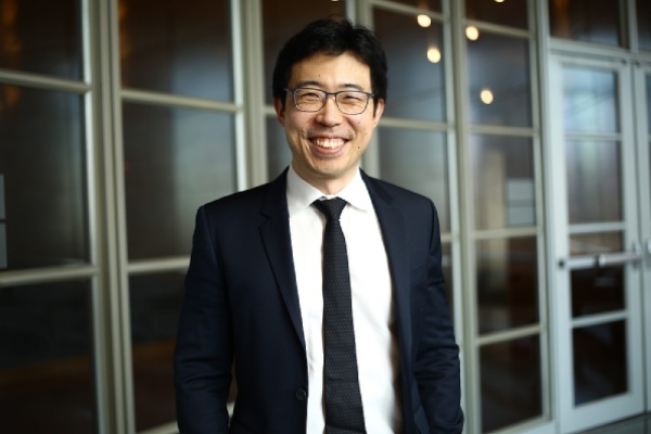 Headshot of Ken Moon.