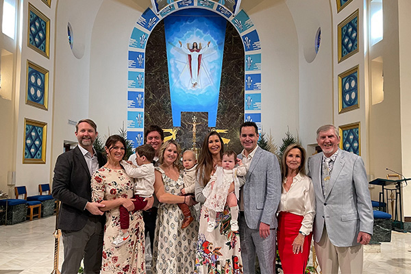 Farrell family photo, from left: Joseph (Joey) Farrell III, MBA ’16; Danielle Farrell (Joey’s wife); Charlie Farrell (Joey’s son); Danik Forsman (Summer Farrell-Forsman’s husband); Summer Farrell-Forsman; Finn Farrell-Forsman (Summer’s son); Lana Farrell, MBA ’20; Cora Farrell (Lana’s daughter); Josh Early (Lana’s husband); Mary Beth Farrell; Joseph (Joe) Farrell Jr.
