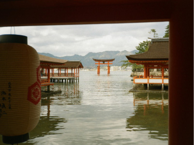 Itsukushima Shrine, a centuries-old institution in Japan reflecting the continuity and long-term orientation that underpin the country’s development.