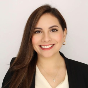 Sandra Linares headshot