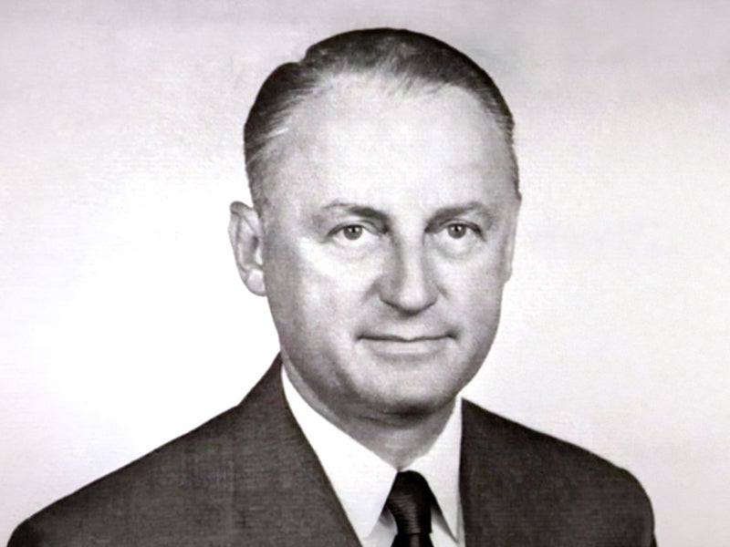 Headshot of a young Charles H. Dyson.