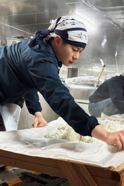 Kaiser working at Kotsuzumi