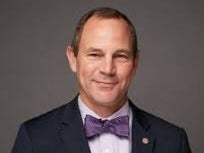 Headshot of Dan Van Der Vliet.