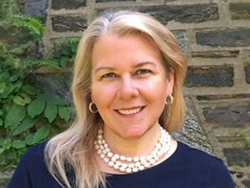 Headshot of Holly Isdale.