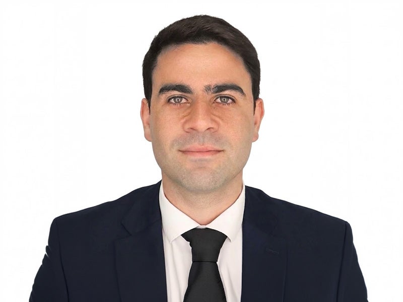 Headshot of Pedro Soares.