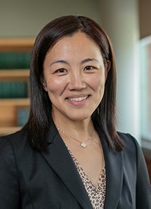 Headshot of Heeyon Kim.